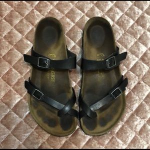 Black Birkenstock’s